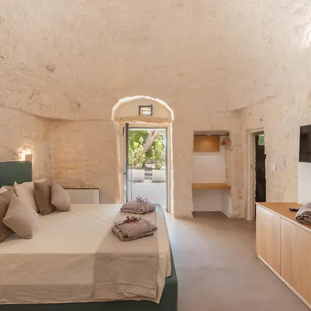 Trulli Zaccano Con Piscina Privata Cisternino